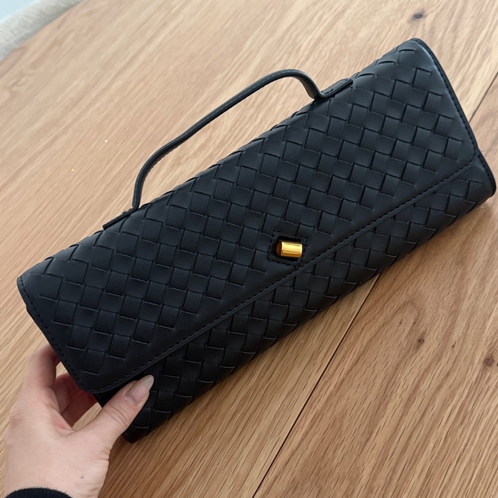 Hand Clutch